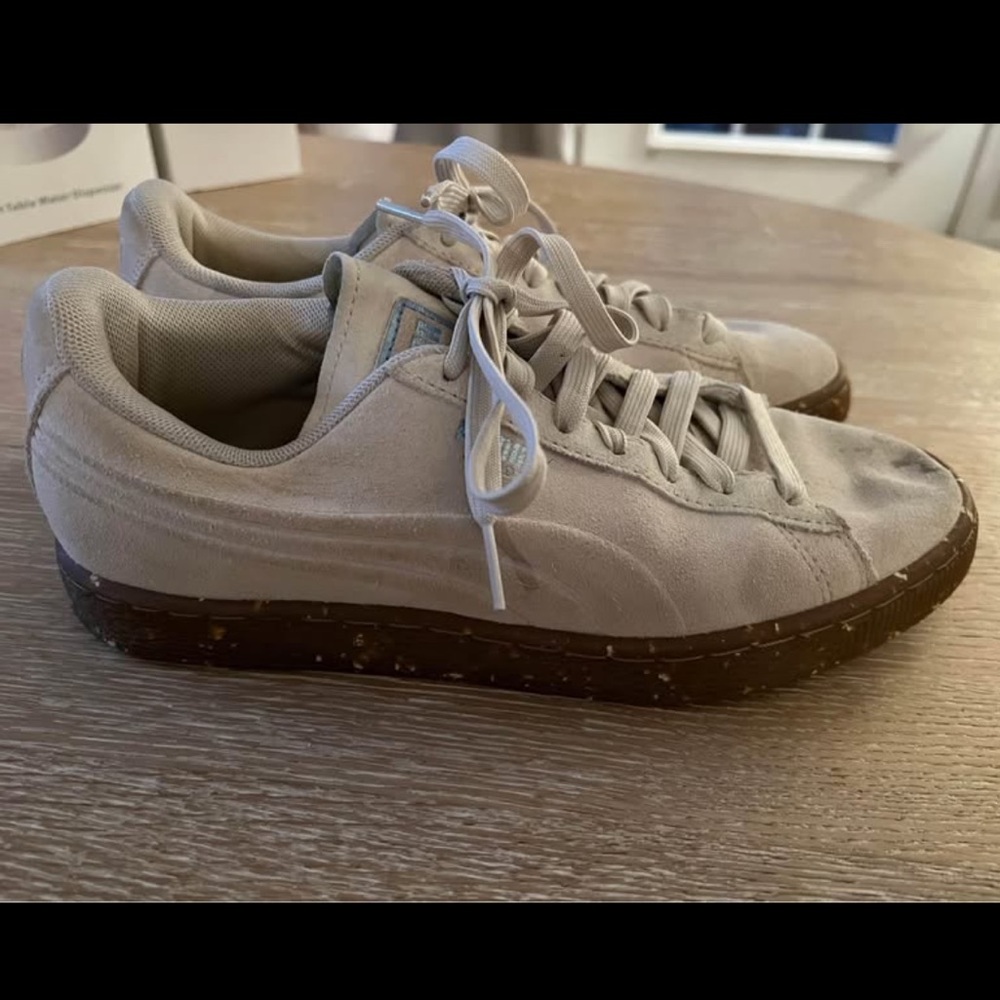 Puma Women’s Suede Sneakers with Speckled Gum Sole